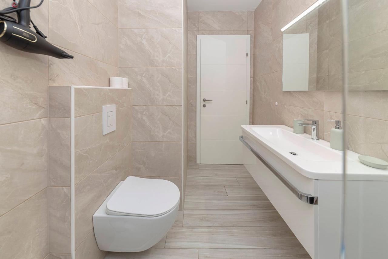 Apartments Era Ankaran Εξωτερικό φωτογραφία