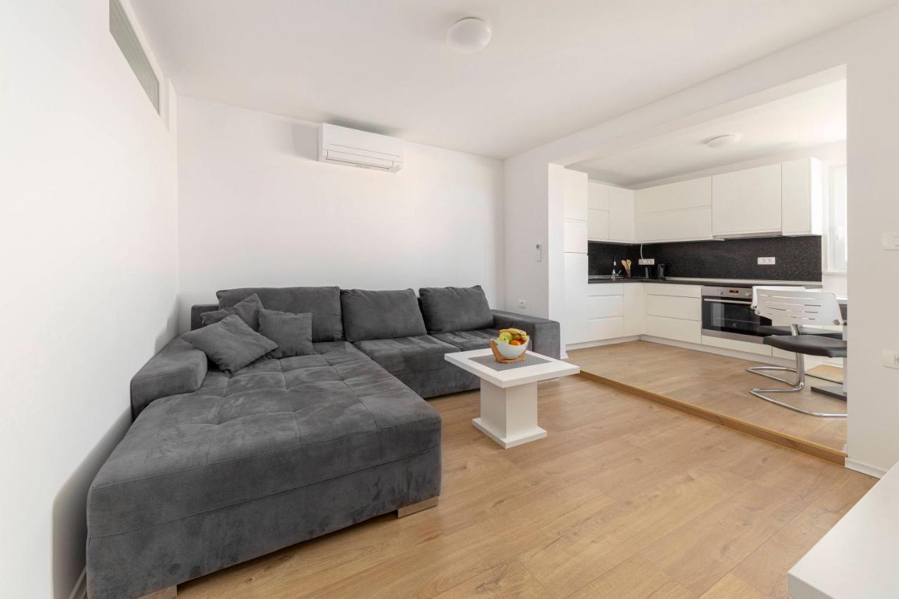 Apartments Era Ankaran Εξωτερικό φωτογραφία